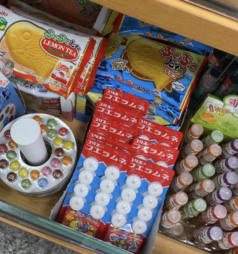 お菓子のデパートよしや心斎橋店のフエラムネ