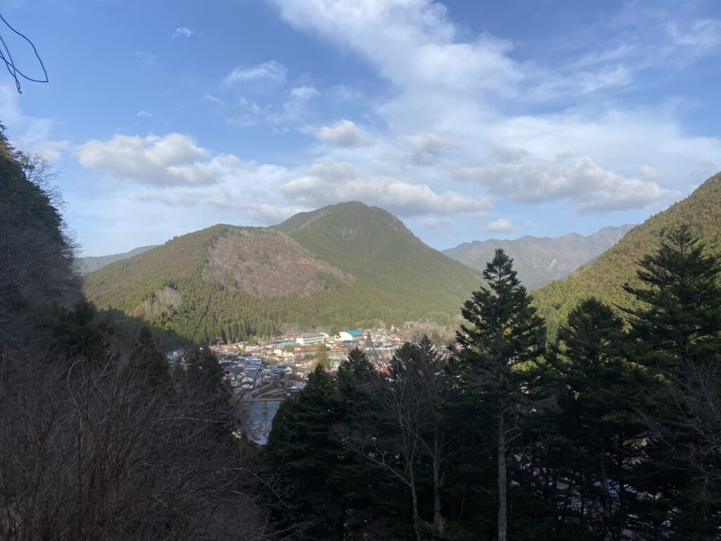 洞川温泉のどこかの頂上の景色